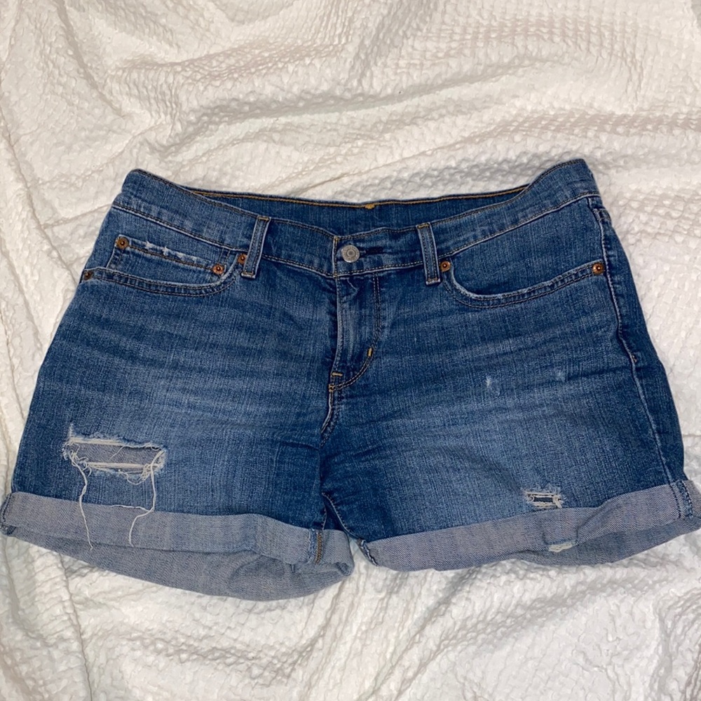 Levi’s Distressed Shorts - Picture 3 of 5